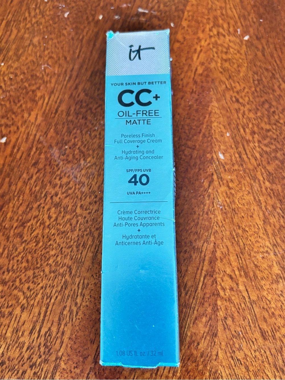 it cosmetics CC+ Oil-Free Matte Cream in Teal Packaging